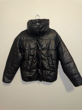 Cropp Black Puffer Jacket Women's Outerwear Winter Coat Small